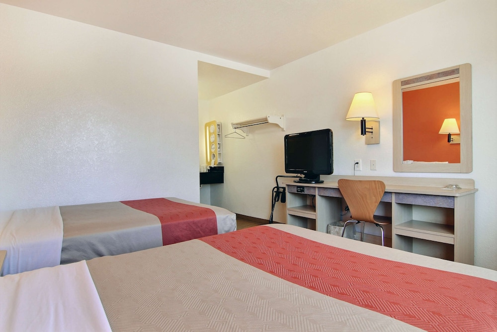 Standard Room, 2 Double Beds, Non Smoking, Refrigerator & Microwave