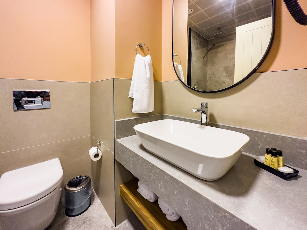 Deluxe Twin Room,Side Sea View - Photo 6