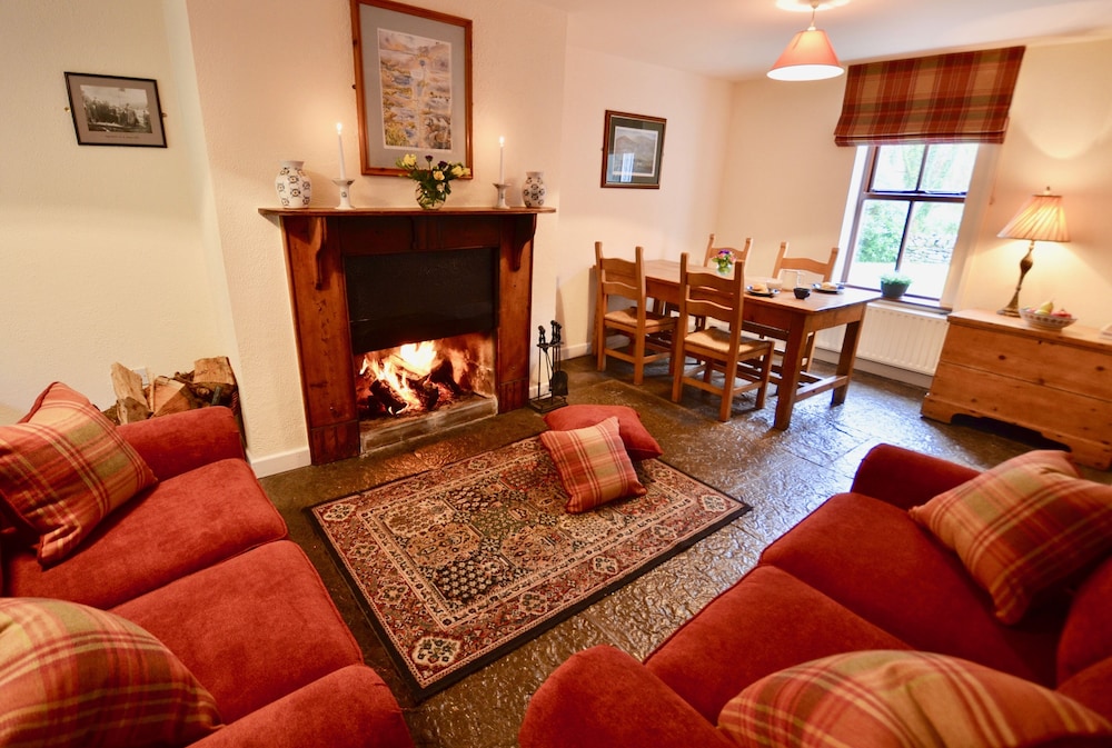 Boathouse cottage photo 1