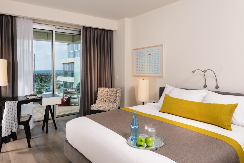 Deluxe Room, Balcony