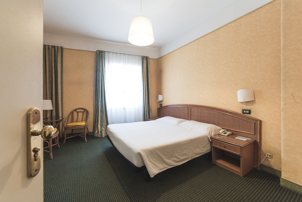 Triple Room - Photo 2