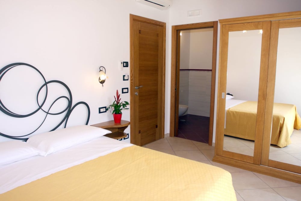 Double Room, 1 Queen Bed (Ponte) photo 1
