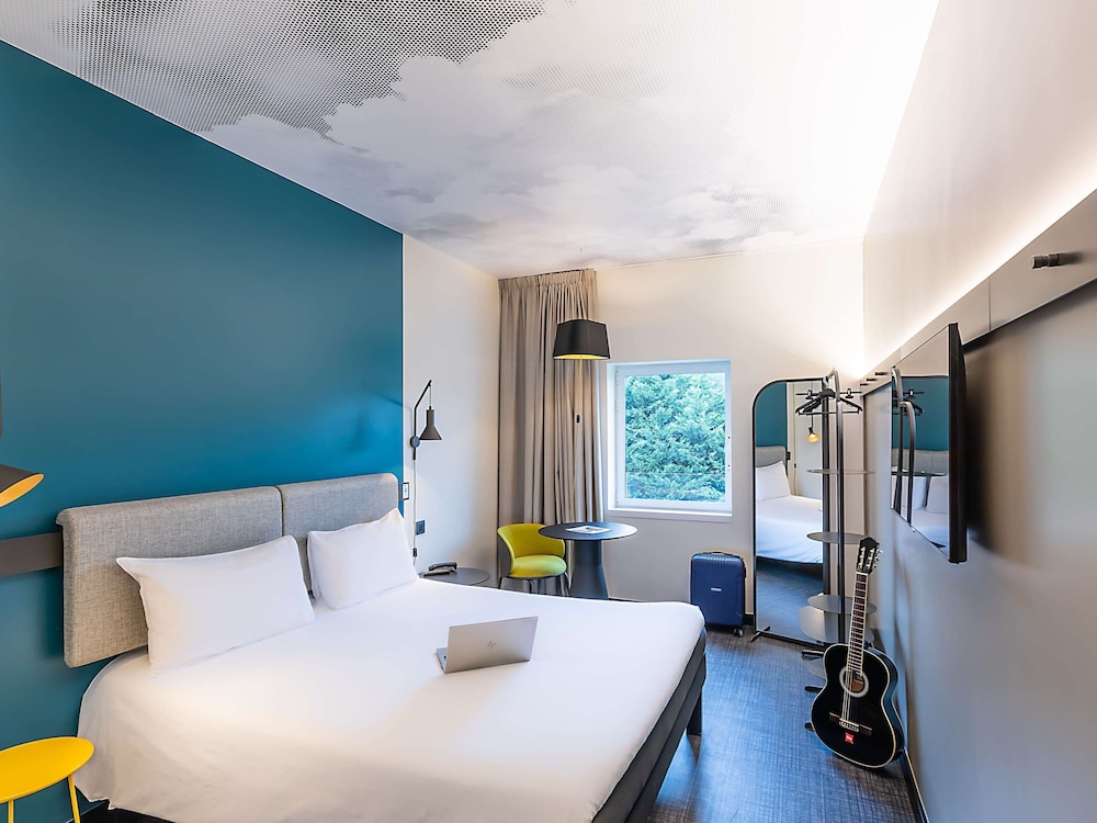Standard Double Room, Non Smoking - Photo 10