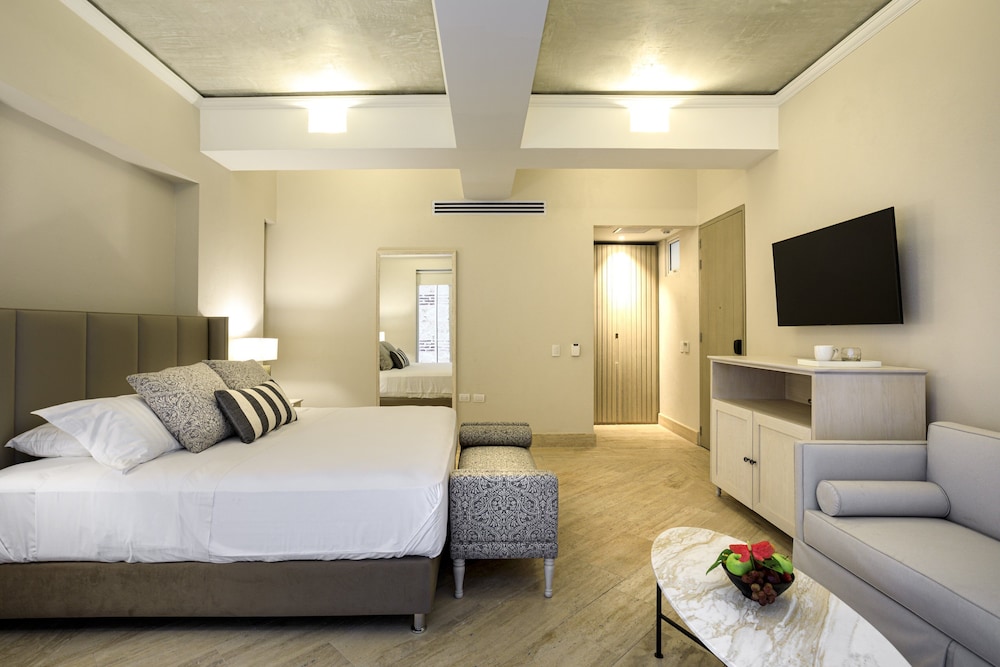 Deluxe Double Room - Photo 7