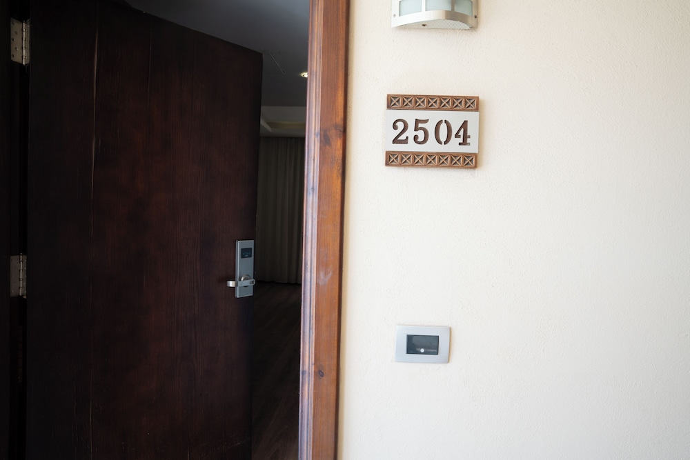 Deluxe King Room photo 1