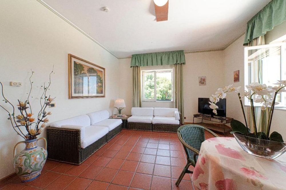 Family Room photo 2