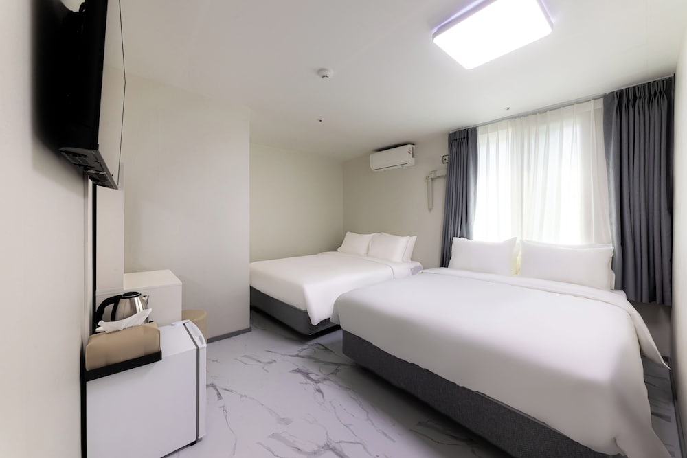 Family Twin Room