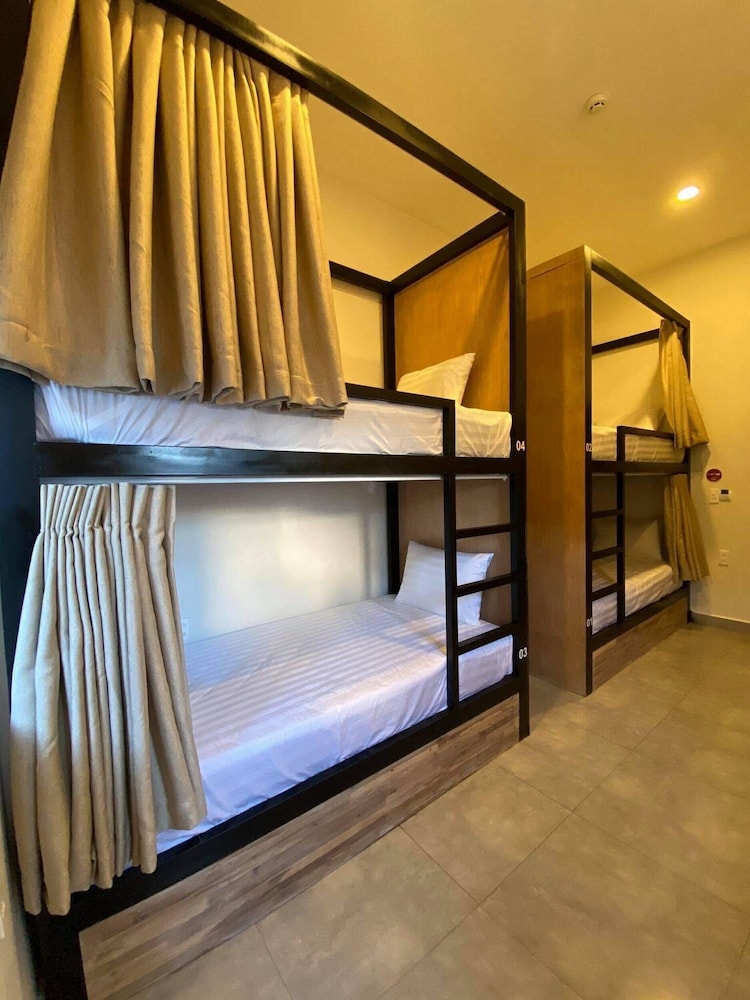 Basic Shared Dormitory, Multiple Beds