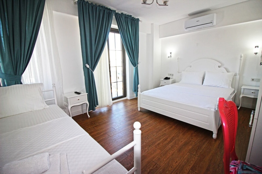 Deluxe Triple Room, Balcony