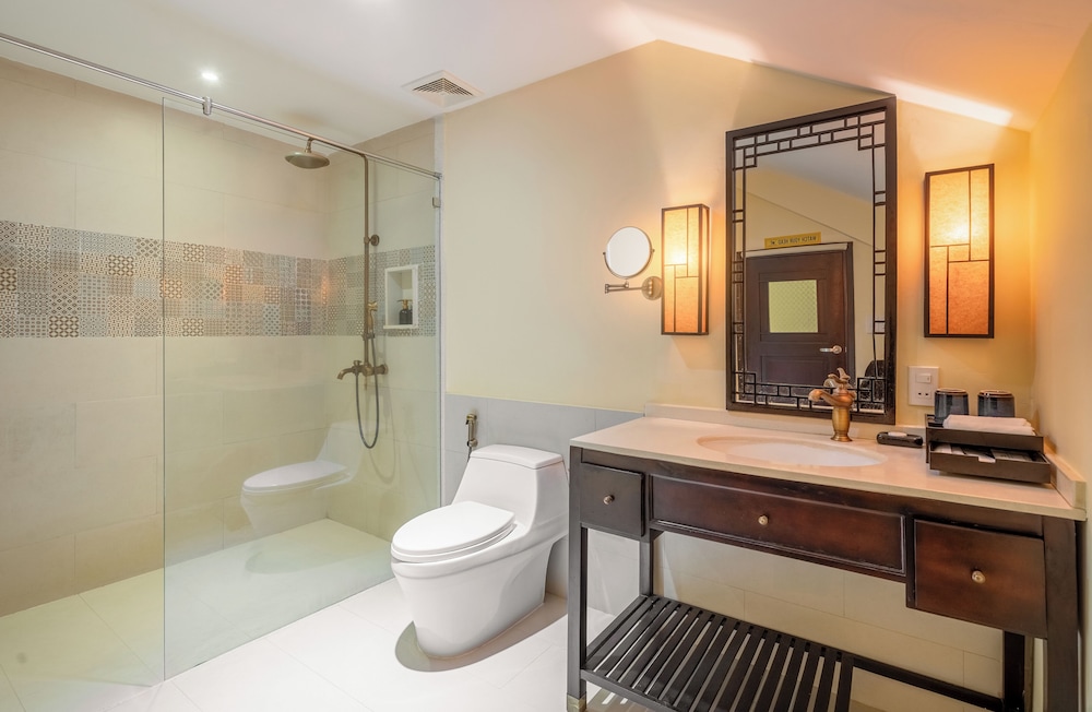 Deluxe Room, 1 Queen Bed, Balcony (Rooftop Room, Riverside View) - Photo 10