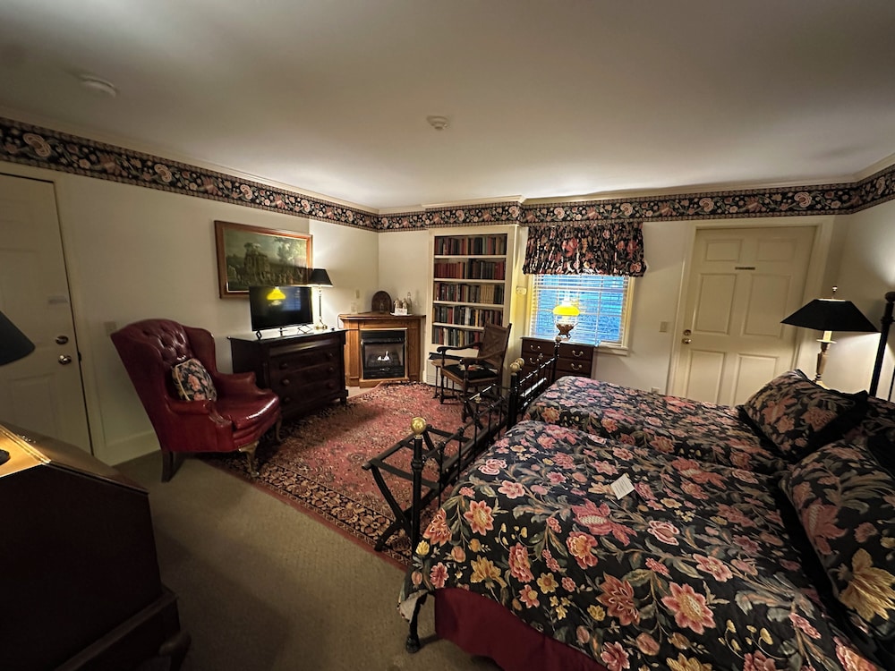 Deluxe Room, 2 Twin Beds photo 3