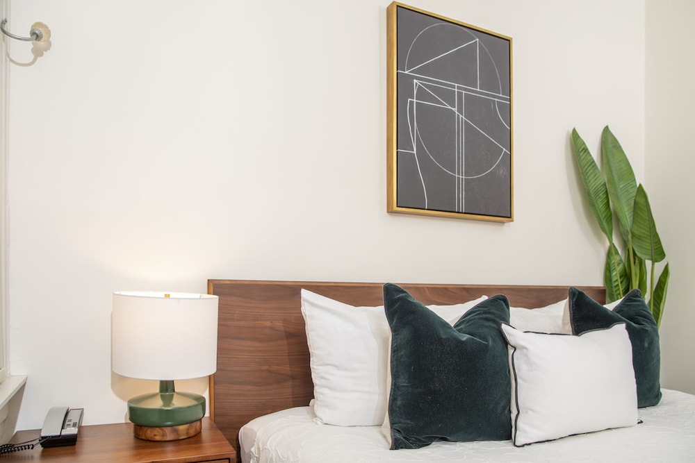 Superior Double Room, Ensuite - Photo 8