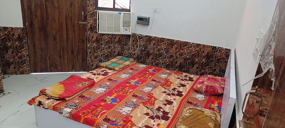 Deluxe AC Room
