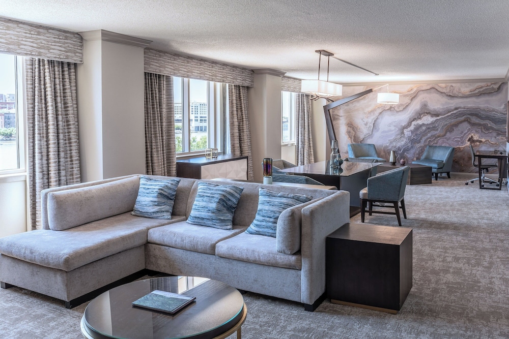 Suite, 1 Bedroom, River View - Photo 1