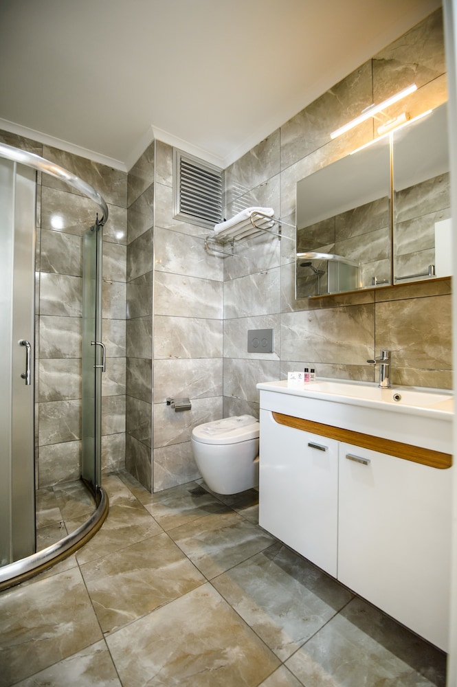 Comfort Double or Twin Room, Partial Sea View photo 3