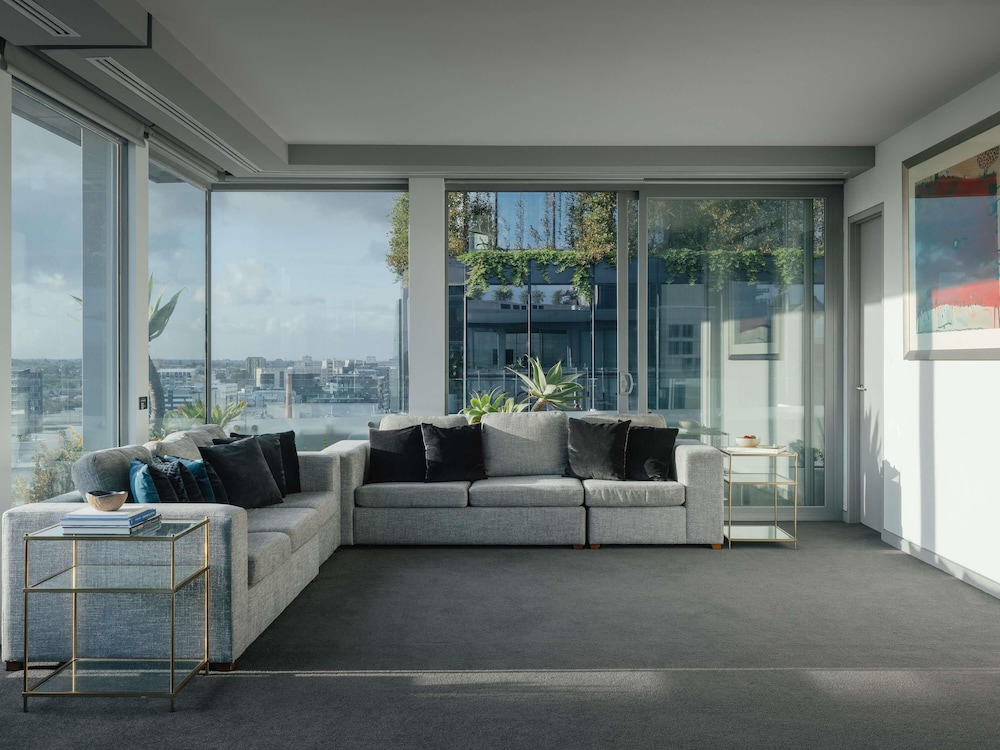 Penthouse (Lake Eyre Penthouse)