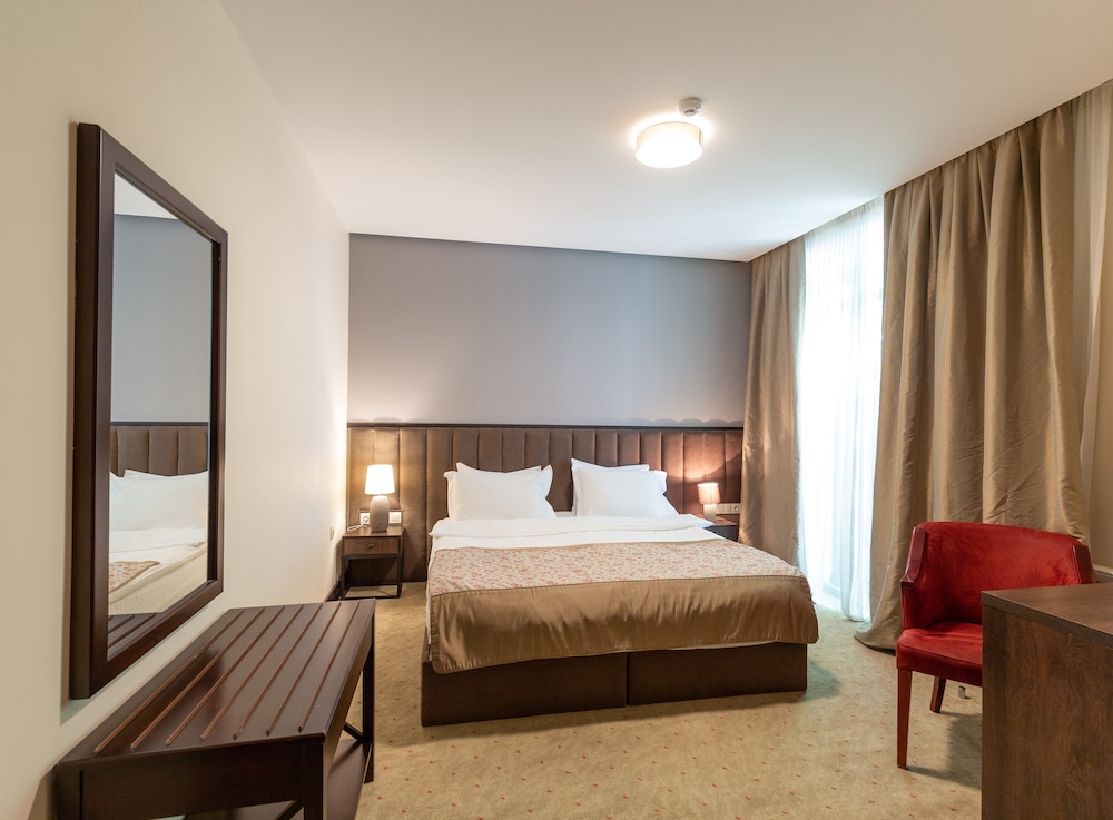 Deluxe Double Room, Balcony, Garden View photo 3