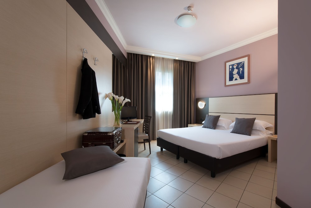 Classic Triple Room - Photo 1