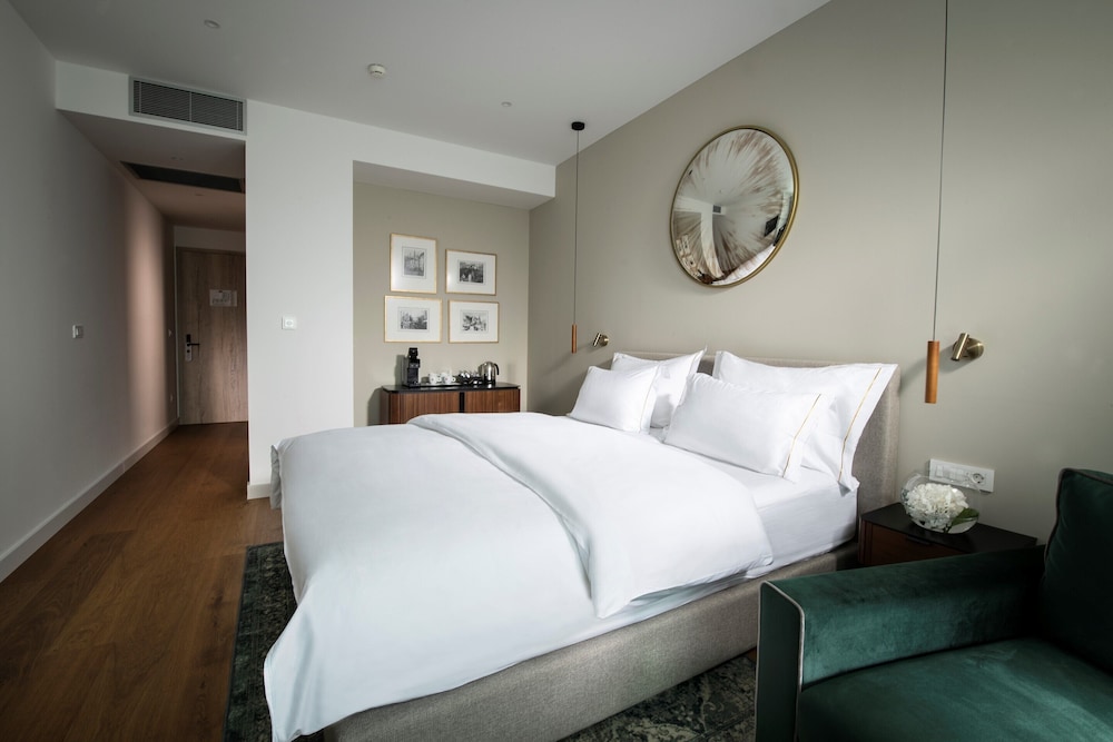 Deluxe Double Room, Terrace, City View - Photo 3