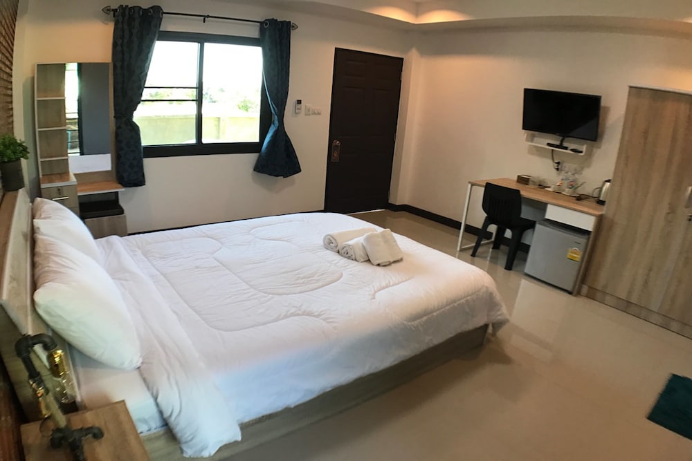 Deluxe Double or Twin Room photo 1