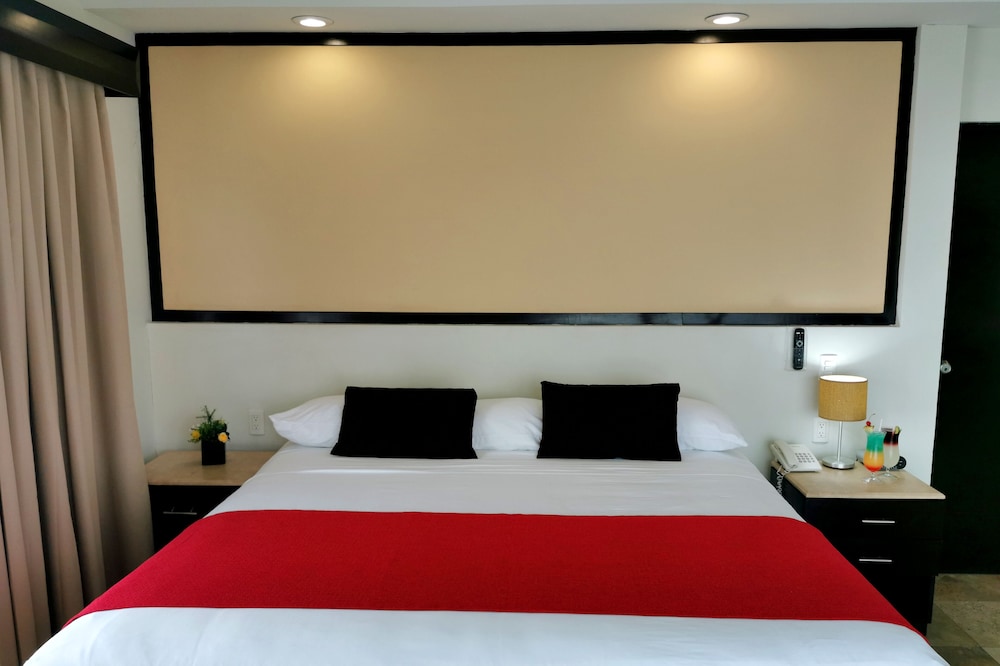 Suite, 1 King bed, Ocean View - Photo 5