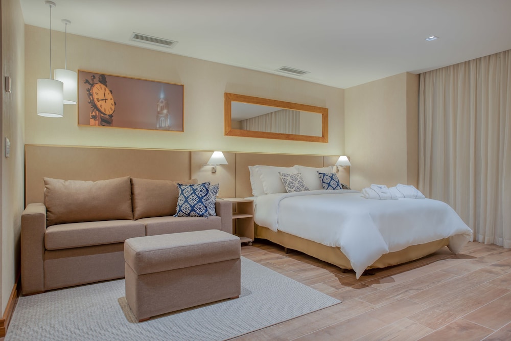 Room, 1 Queen Bed with Sofa bed, Accessible, Non Smoking photo 2
