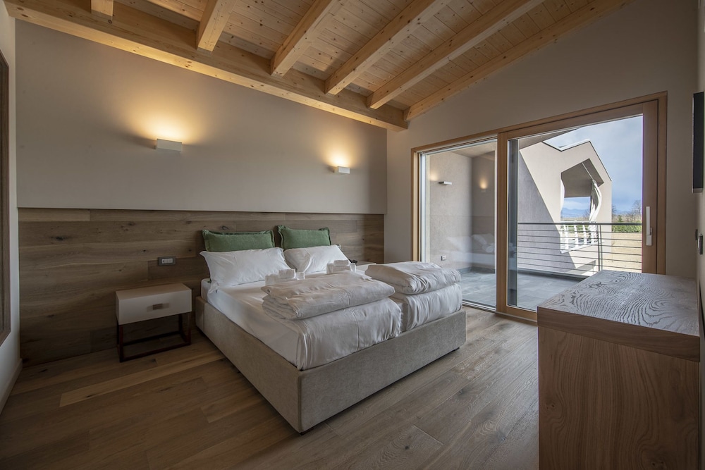 Standard Apartment, 1 Bedroom, Courtyard View photo 2