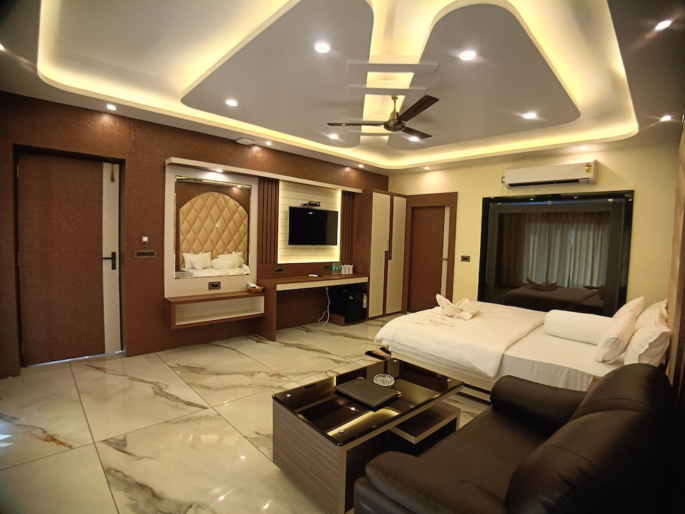 Junior Suite with Balcony