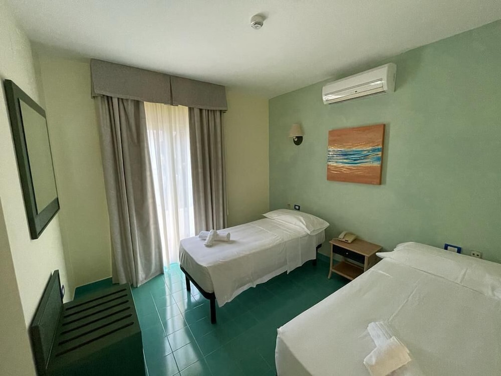 Comfort Quadruple Room photo 3