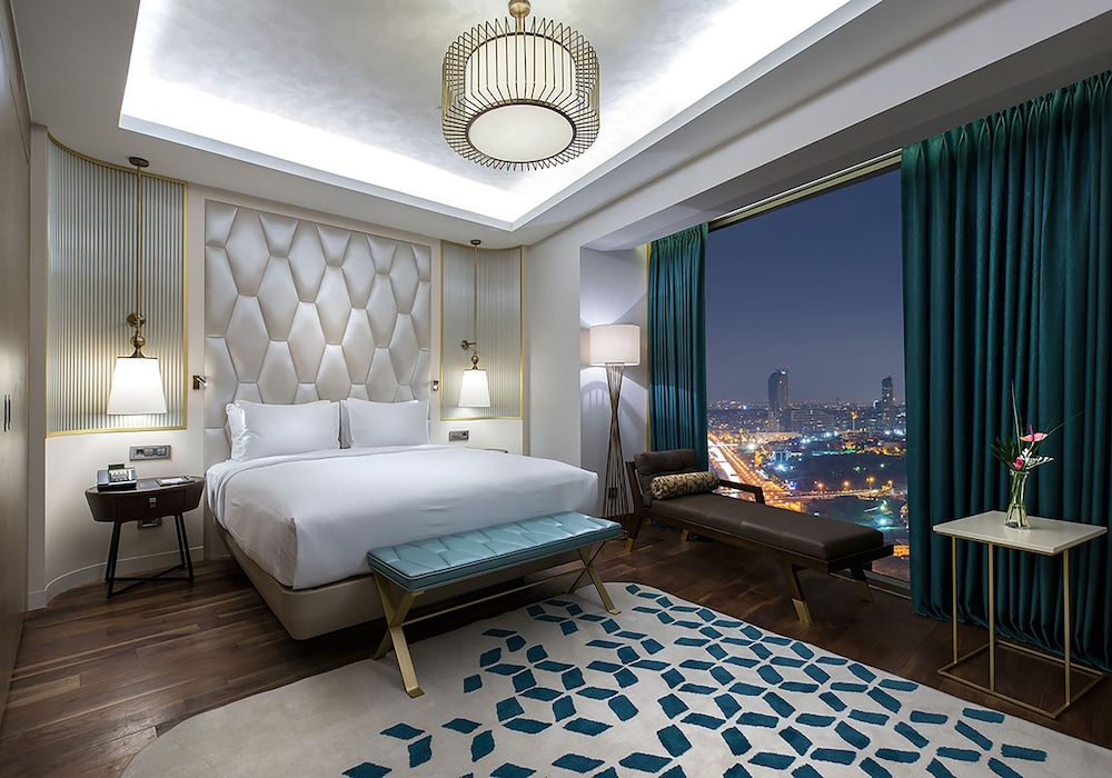 King Room, Suite, 1 Bedroom thumbnail 5