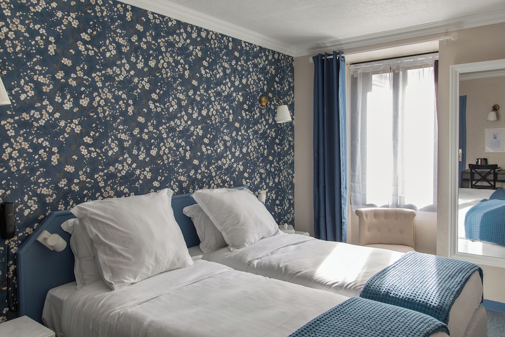 Double or Twin Room, Private Bathroom