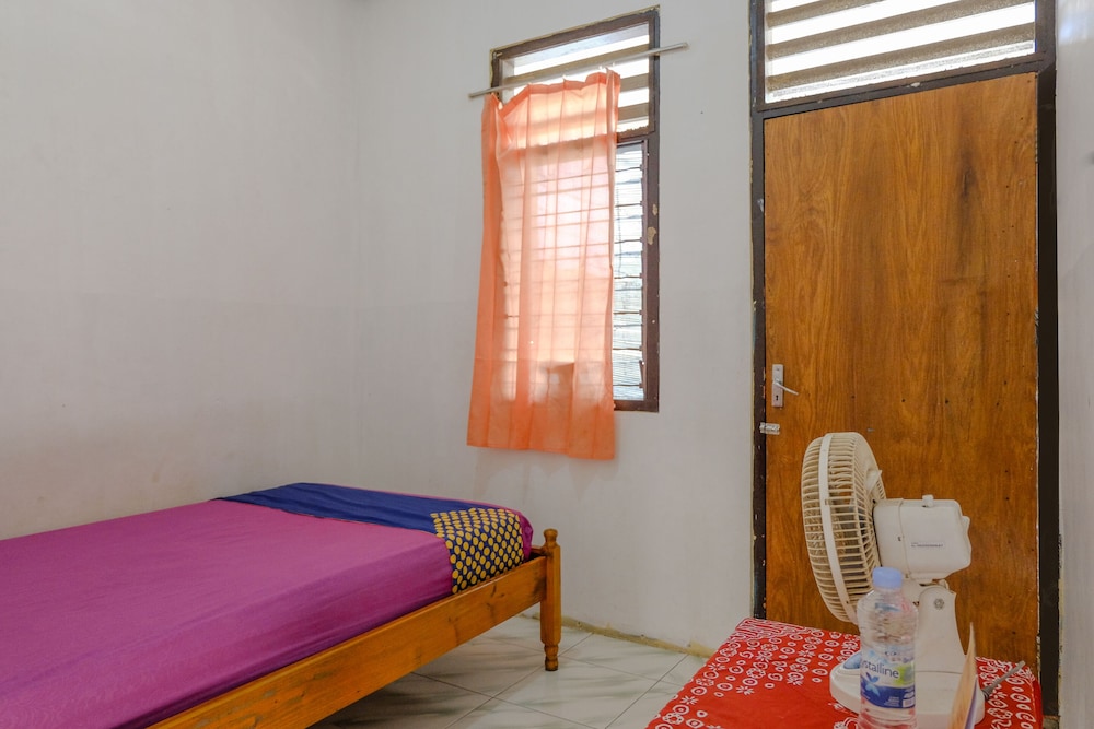 Basic Single Room photo 3