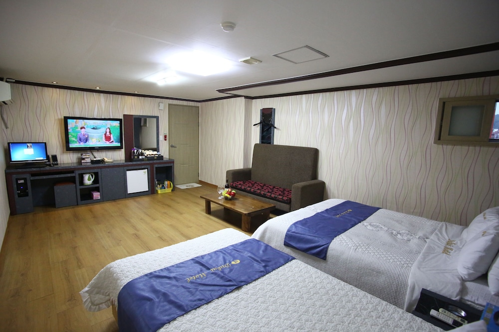 Comfort Triple Room photo 2