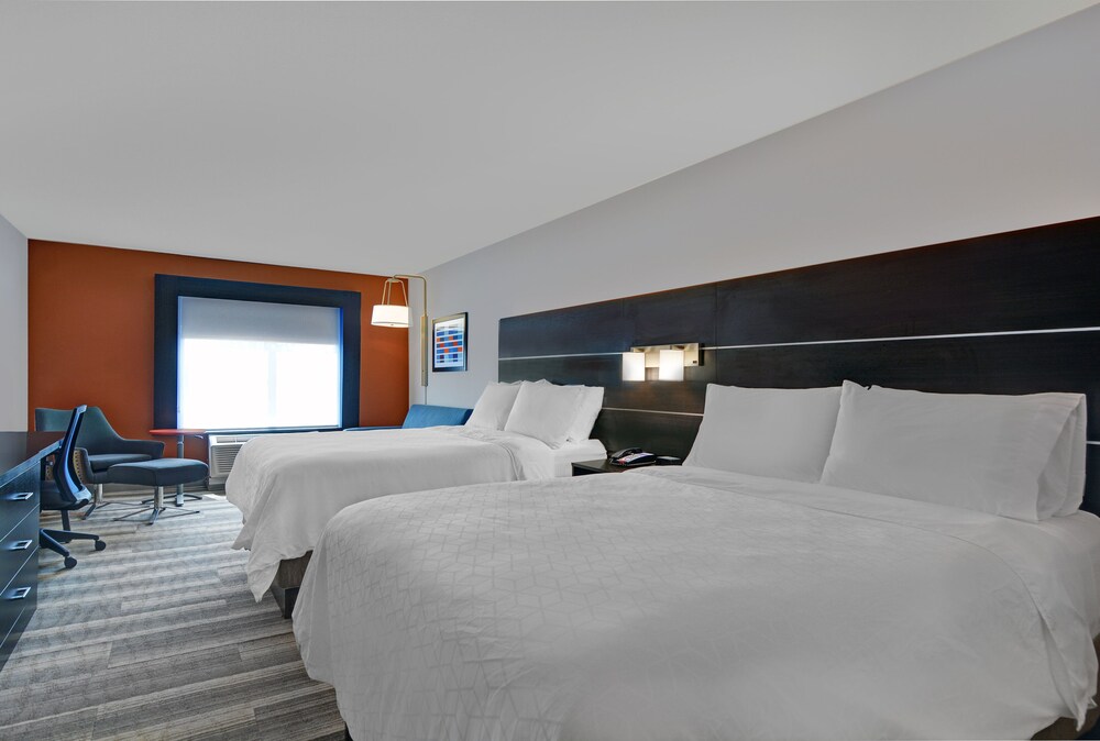 Standard Room, Multiple Beds photo 1