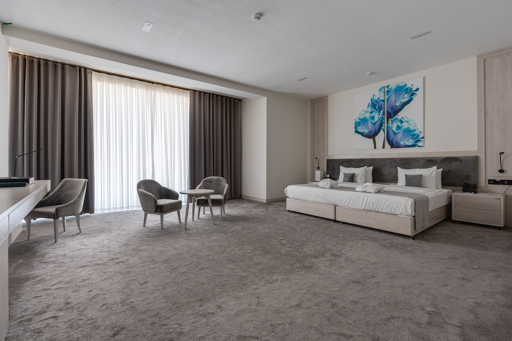 Junior Studio Suite