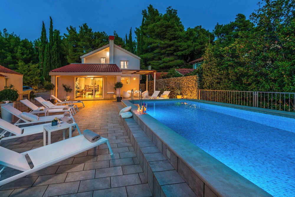 Villa (5 Bedrooms) photo 2
