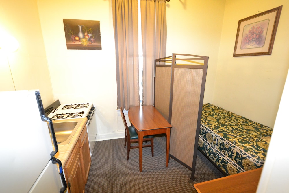 Goldmine - Living room, full kitchen, private restroom/shower photo 1