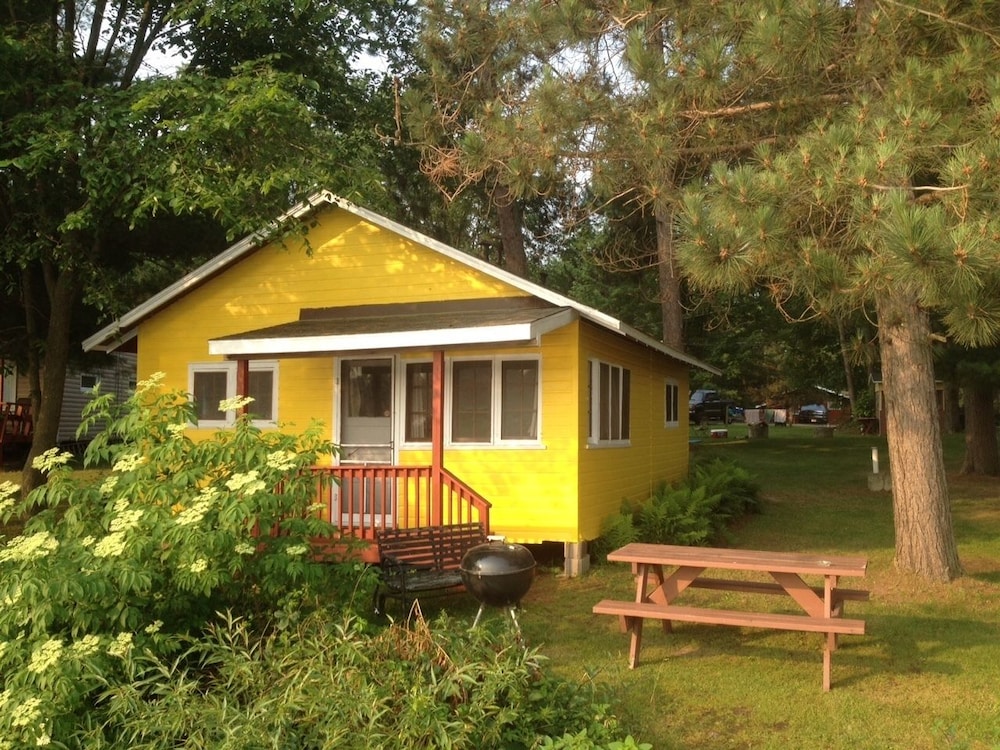 Panoramic Cabin, 2 Bedrooms, Kitchen, Lake View (Pine) photo 2