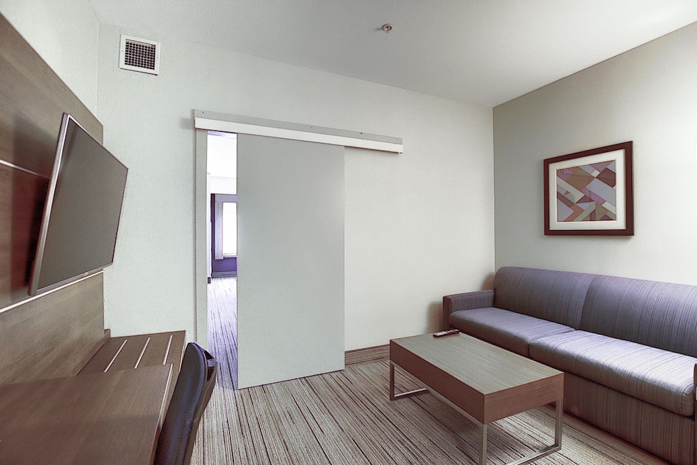 Suite, 2 Queen Beds - Photo 1
