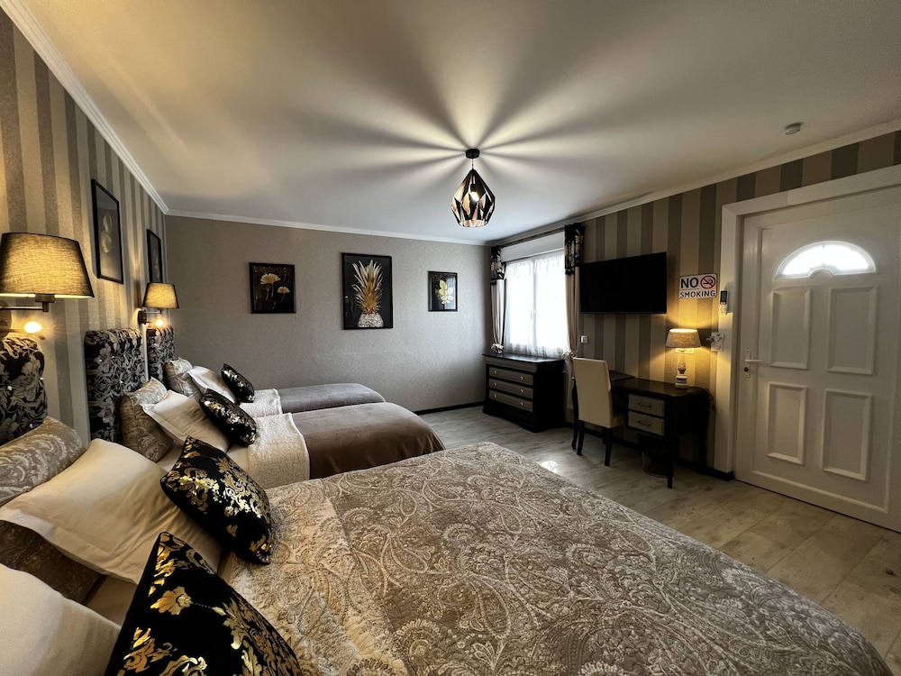 Superior Quadruple Room photo 1