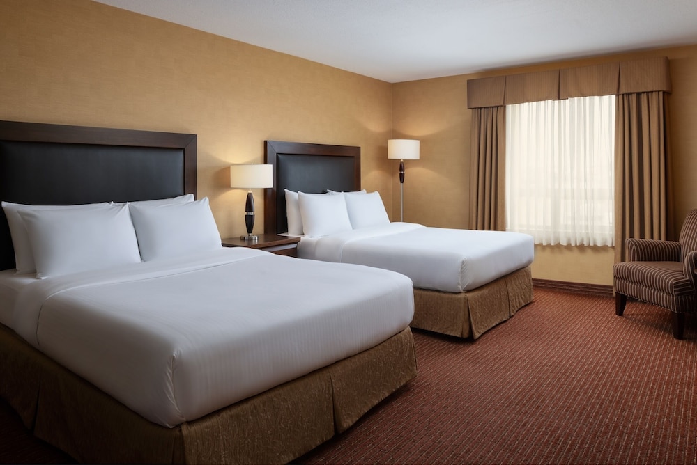 Deluxe Double Queen Room photo 1