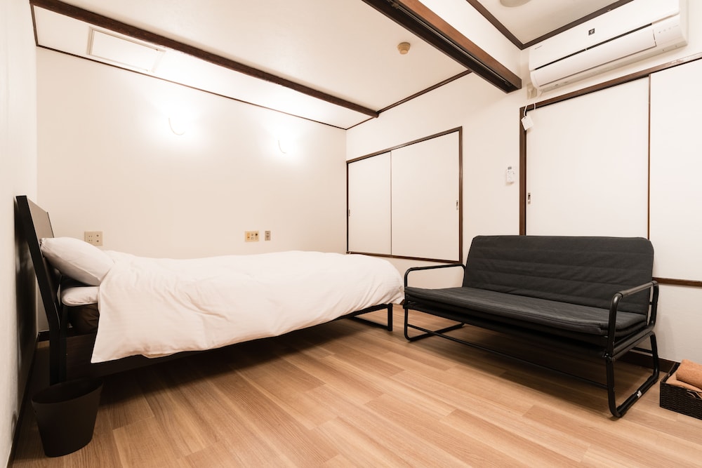 Double Room with Private Bath and Toilet photo 1