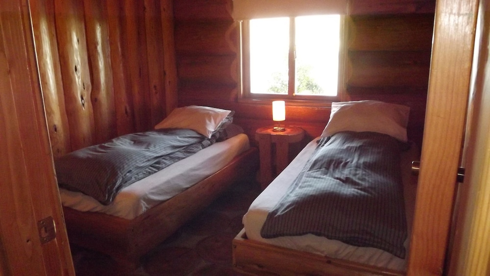 Twin Room, 1 Bedroom, Private Bathroom photo 1