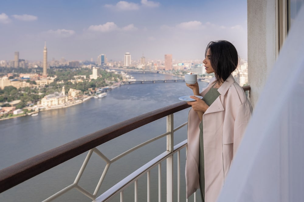 Executive Room, 1 King Bed (Nile View) thumbnail 6