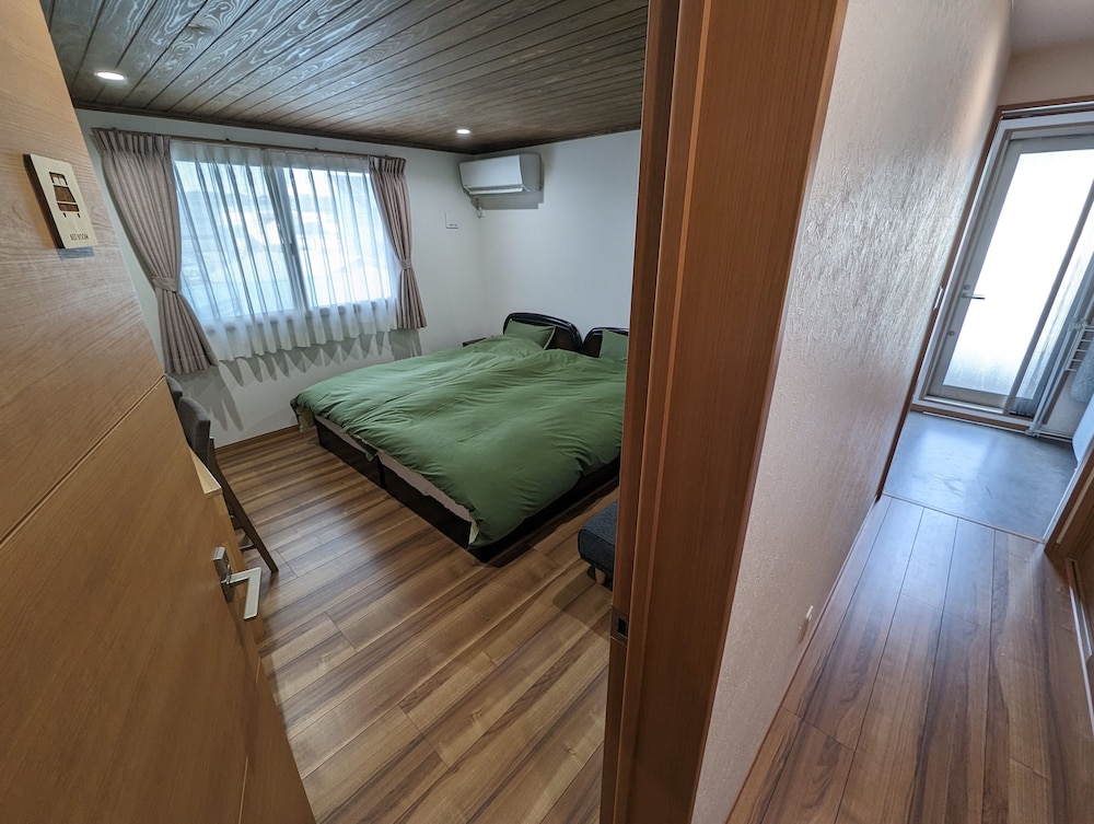 Twin Room - Photo 8