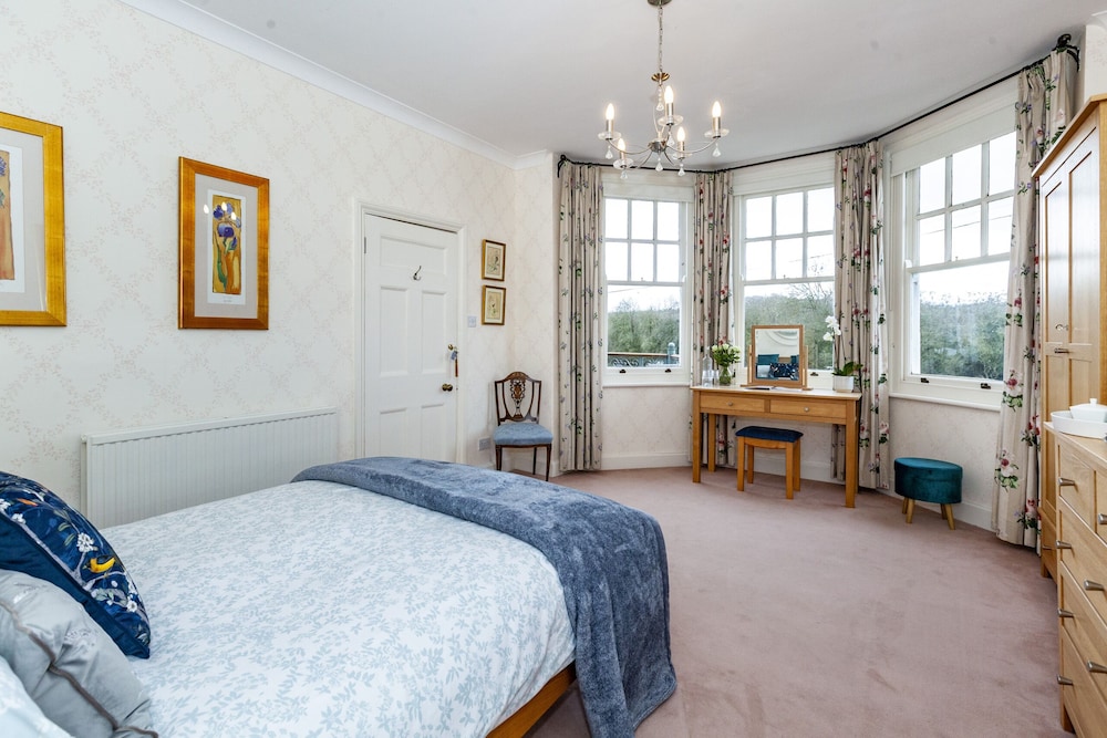 Deluxe Double Room, Ensuite (Bed and Breakfast) photo 2