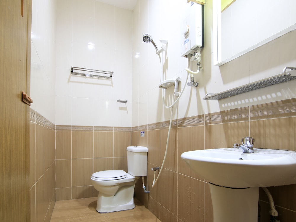 Deluxe Double Room, 1 Queen Bed photo 2