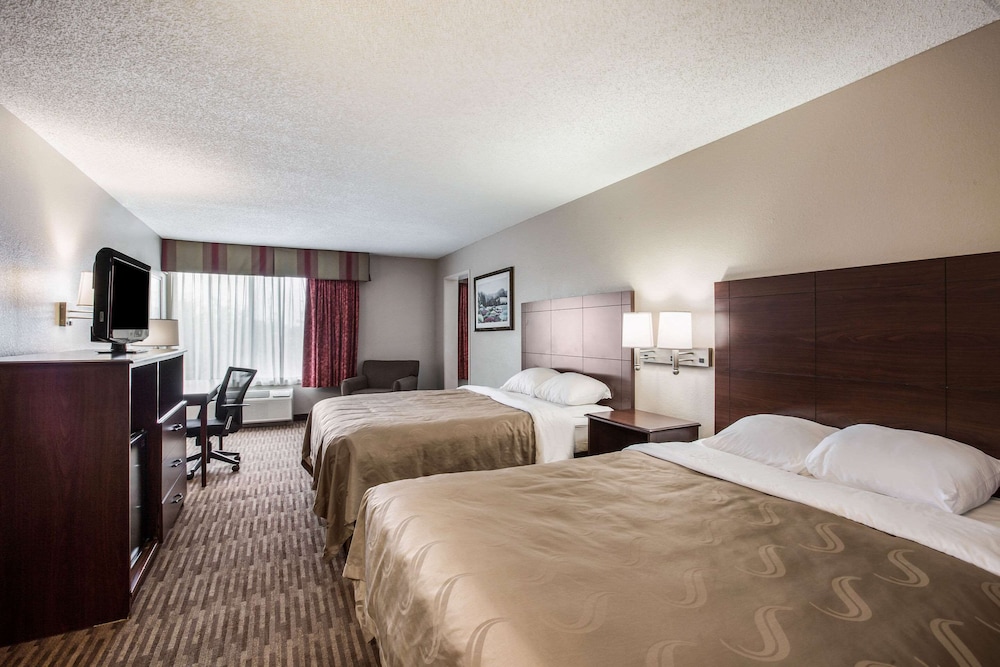 Standard Room, 2 Queen Beds, Non Smoking (Pet-Friendly) photo 1