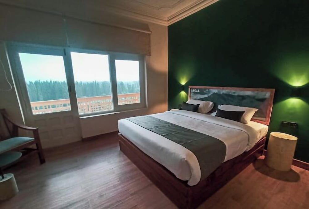 Deluxe Double or Twin Room