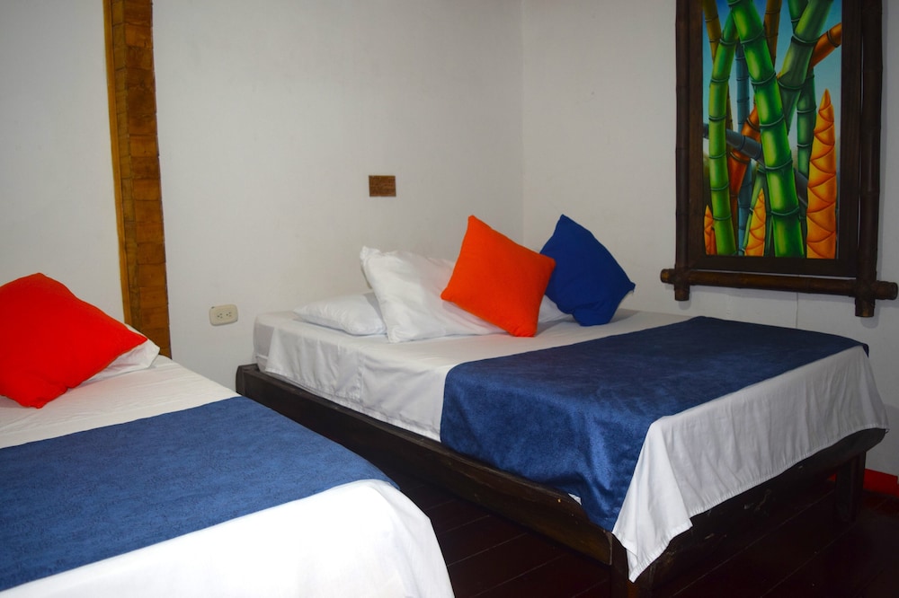 Family Room, Multiple Beds photo 2